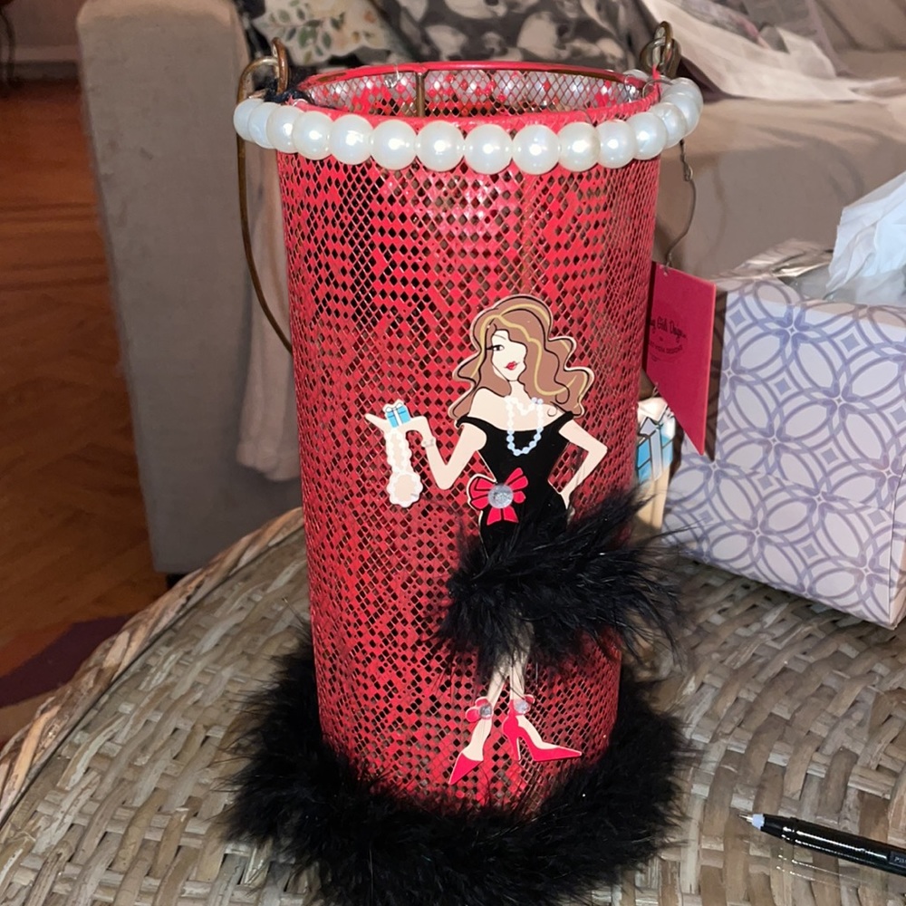Working Girl Design Bottle Holder